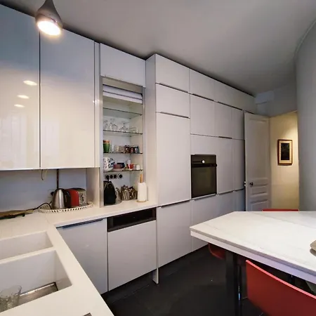 Rue De Berri - 8 Párizs