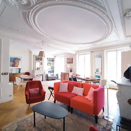 Rue De Berri - 8 * Paris